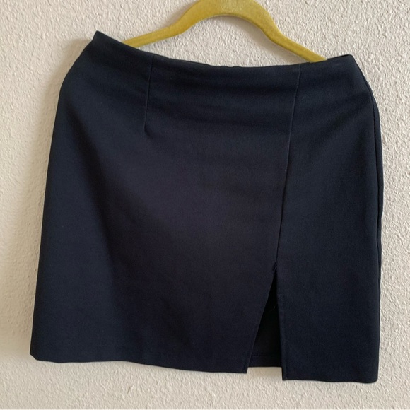 Y2K ribbed City Triangles Black Skirt with front slit 🌴 - Picture 1 of 7